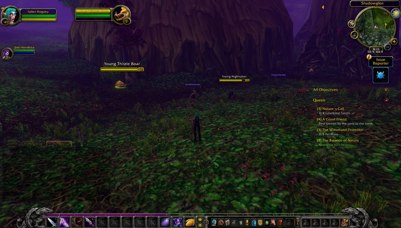 The author's ClassicUI Forever screenshot showing a gryphon action bar at the bottom, unit frames on the left and a round minimap on the right.